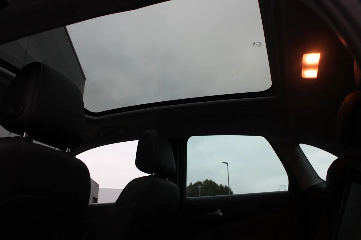 1.2 Turbo Innovation | Automaat | Panoramadak | Navigatie | Camera | Trekhaak | Parkeersensoren voor + achter |