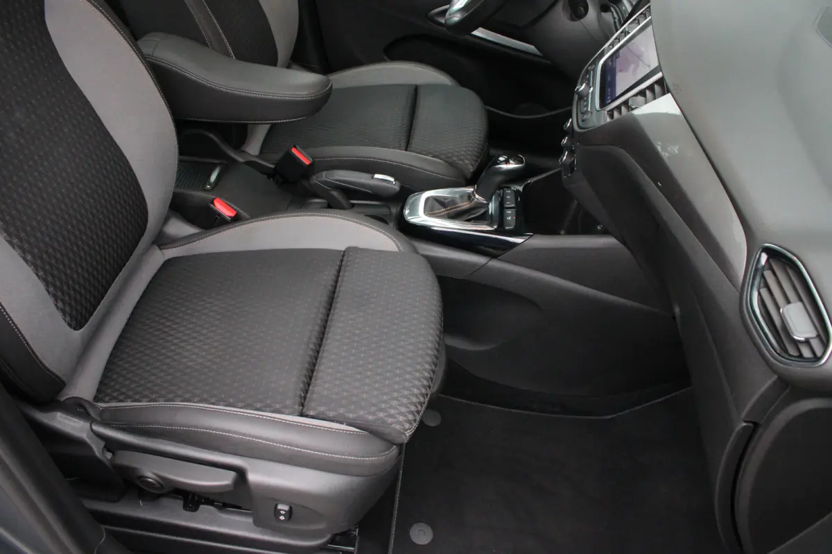 1.2 Turbo Innovation | Automaat | Panoramadak | Navigatie | Camera | Trekhaak | Parkeersensoren voor + achter |