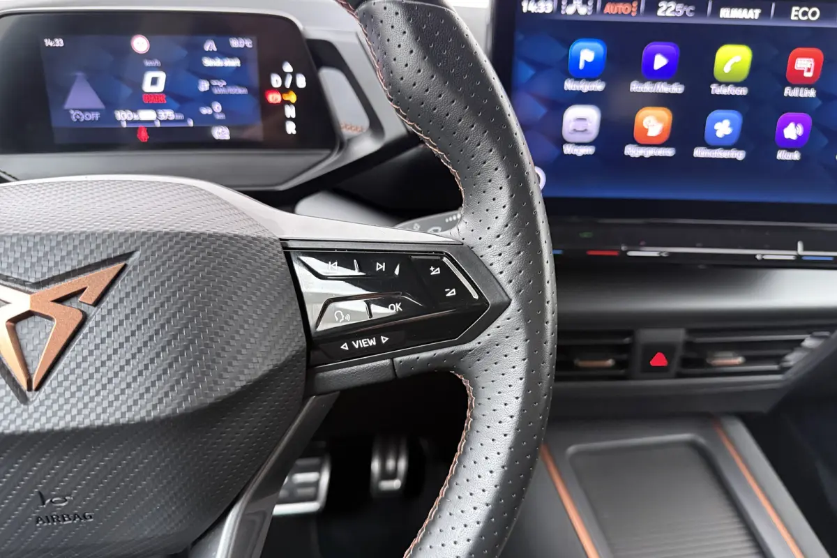 Essential 62 kWh (96%SOH) Stuur+Stoelverw. Carplay 18'LMV