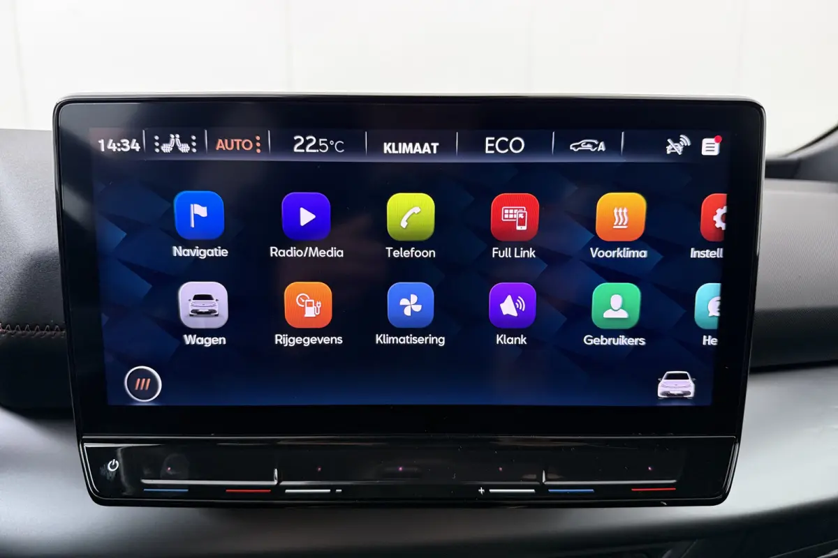 Essential 62 kWh (96%SOH) Stuur+Stoelverw. Carplay 18'LMV