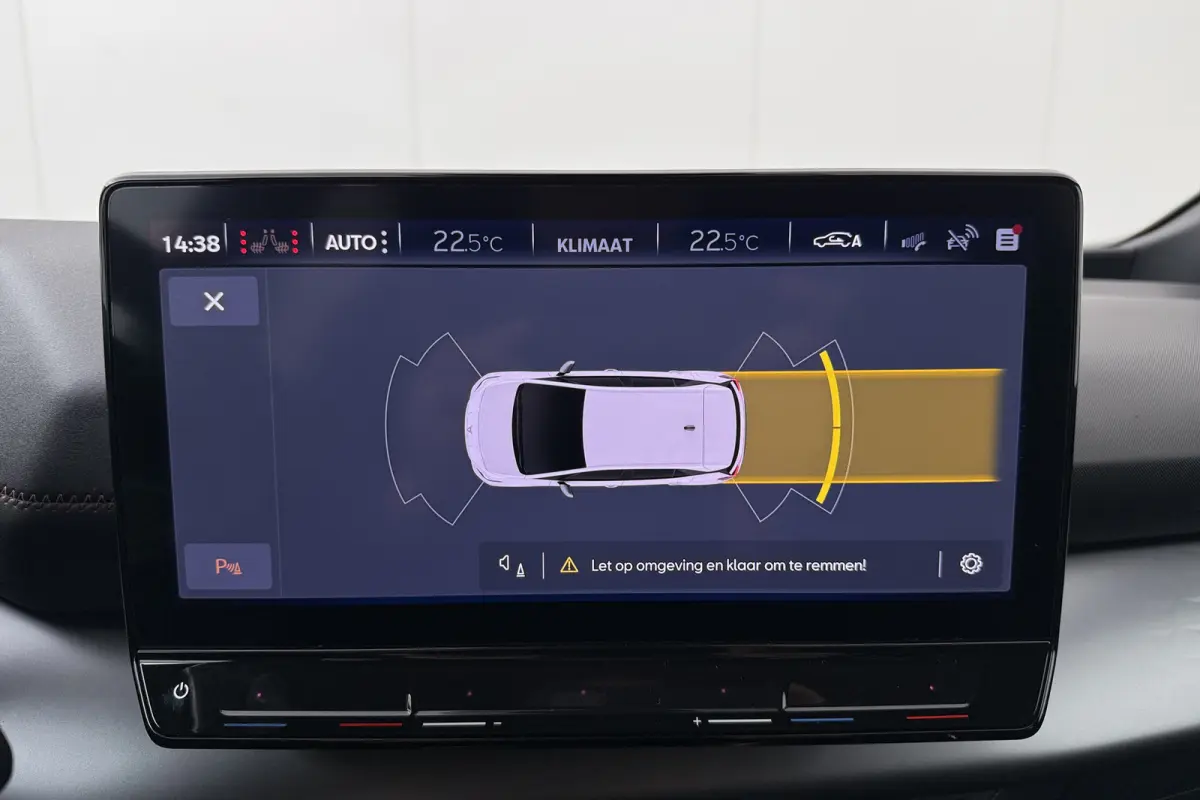 Essential 62 kWh (96%SOH) Stuur+Stoelverw. Carplay 18'LMV