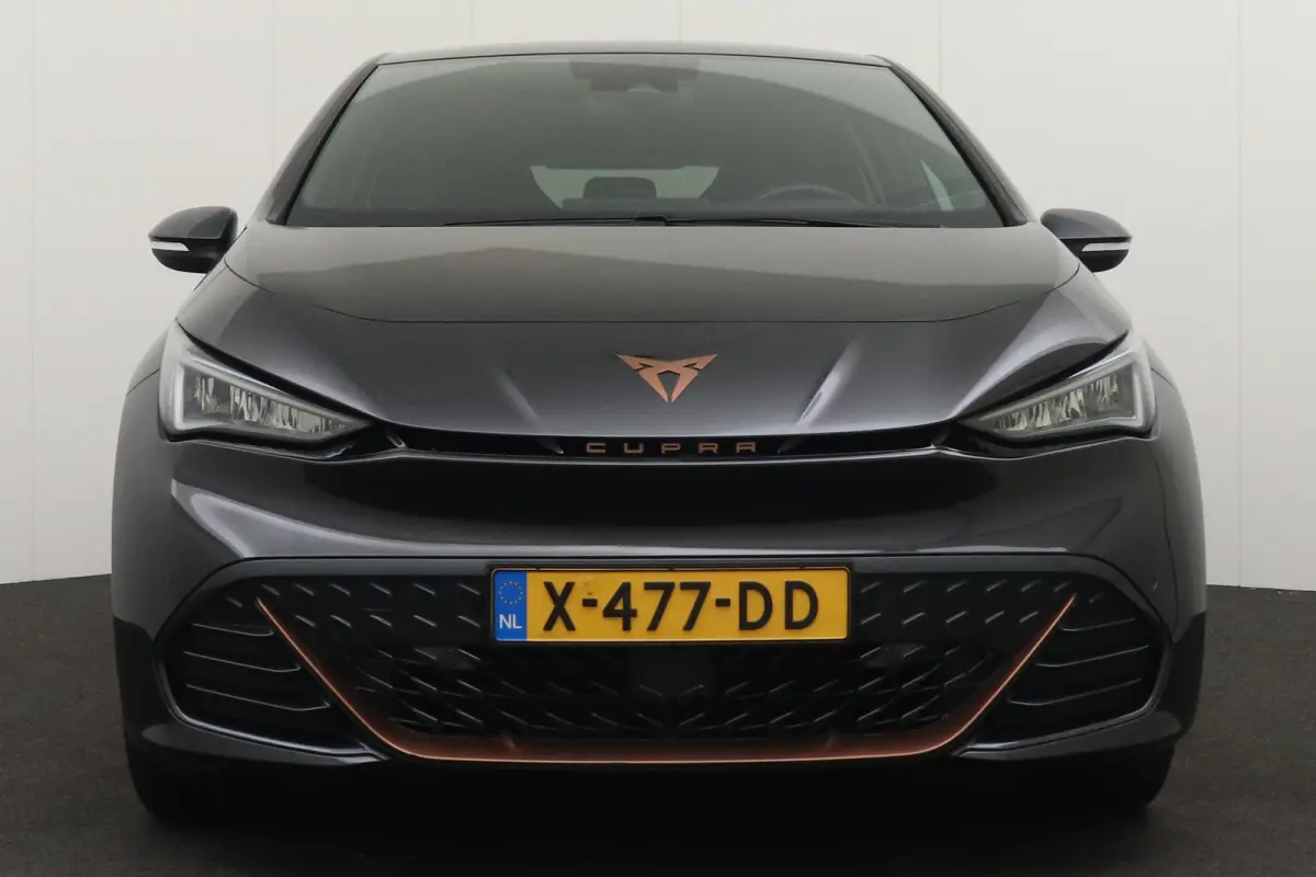 Essential 62 kWh (96%SOH) Stuur+Stoelverw. Carplay 18'LMV