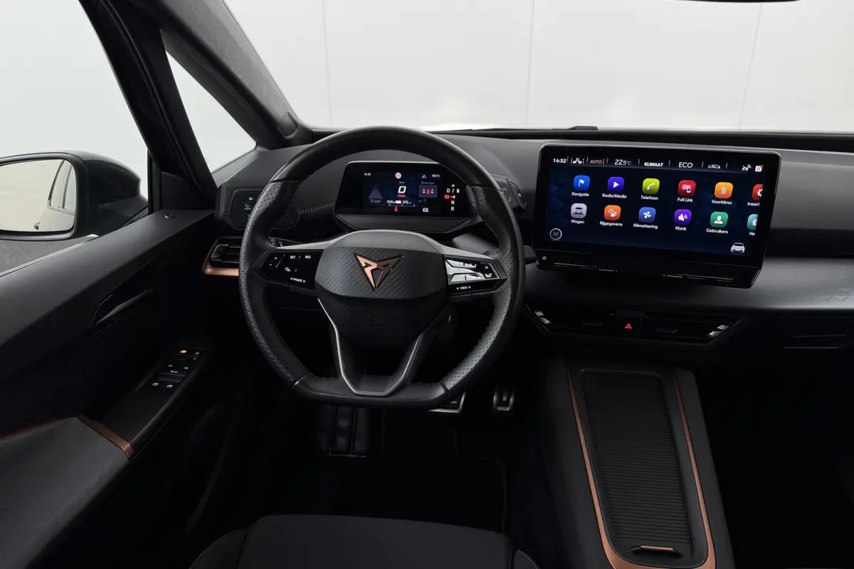 Essential 62 kWh (96%SOH) Stuur+Stoelverw. Carplay 18'LMV
