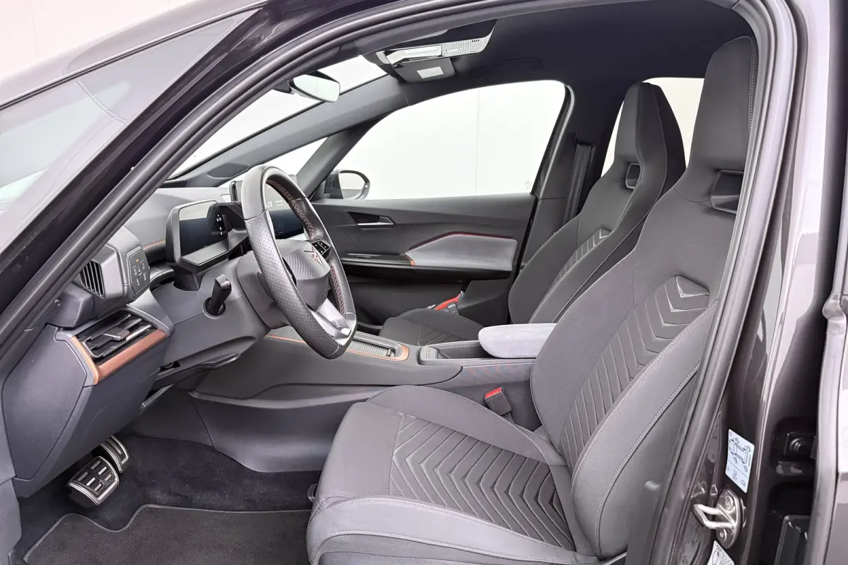 Essential 62 kWh (96%SOH) Stuur+Stoelverw. Carplay 18'LMV