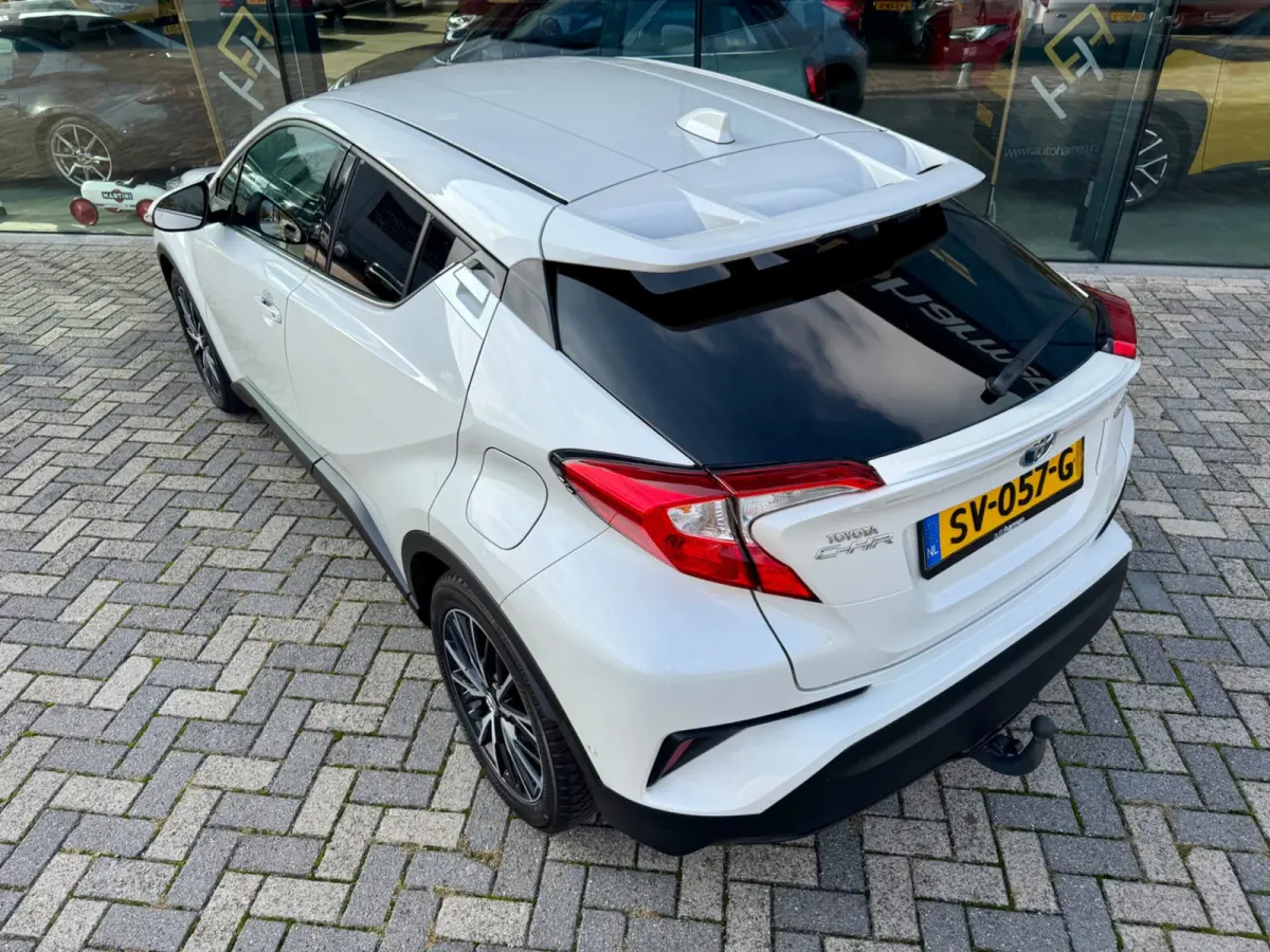 1.8 Hybrid Style, NAP, Camera, JBL, KeyLess, Trekhaak