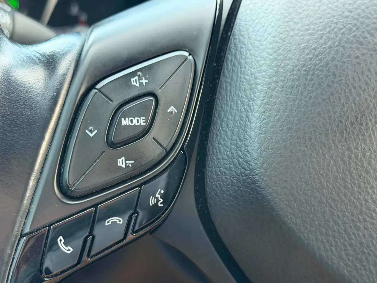 1.8 Hybrid Style, NAP, Camera, JBL, KeyLess, Trekhaak