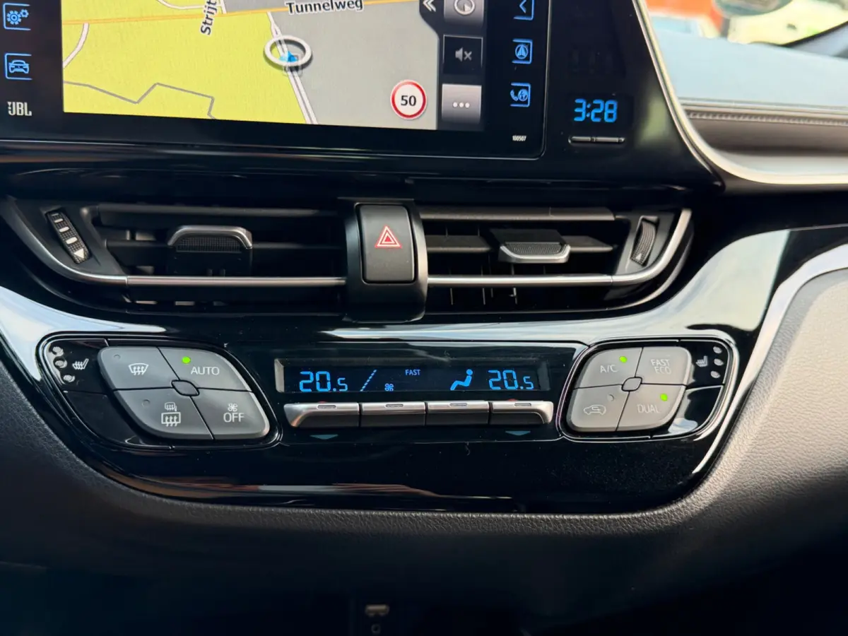 1.8 Hybrid Style, NAP, Camera, JBL, KeyLess, Trekhaak