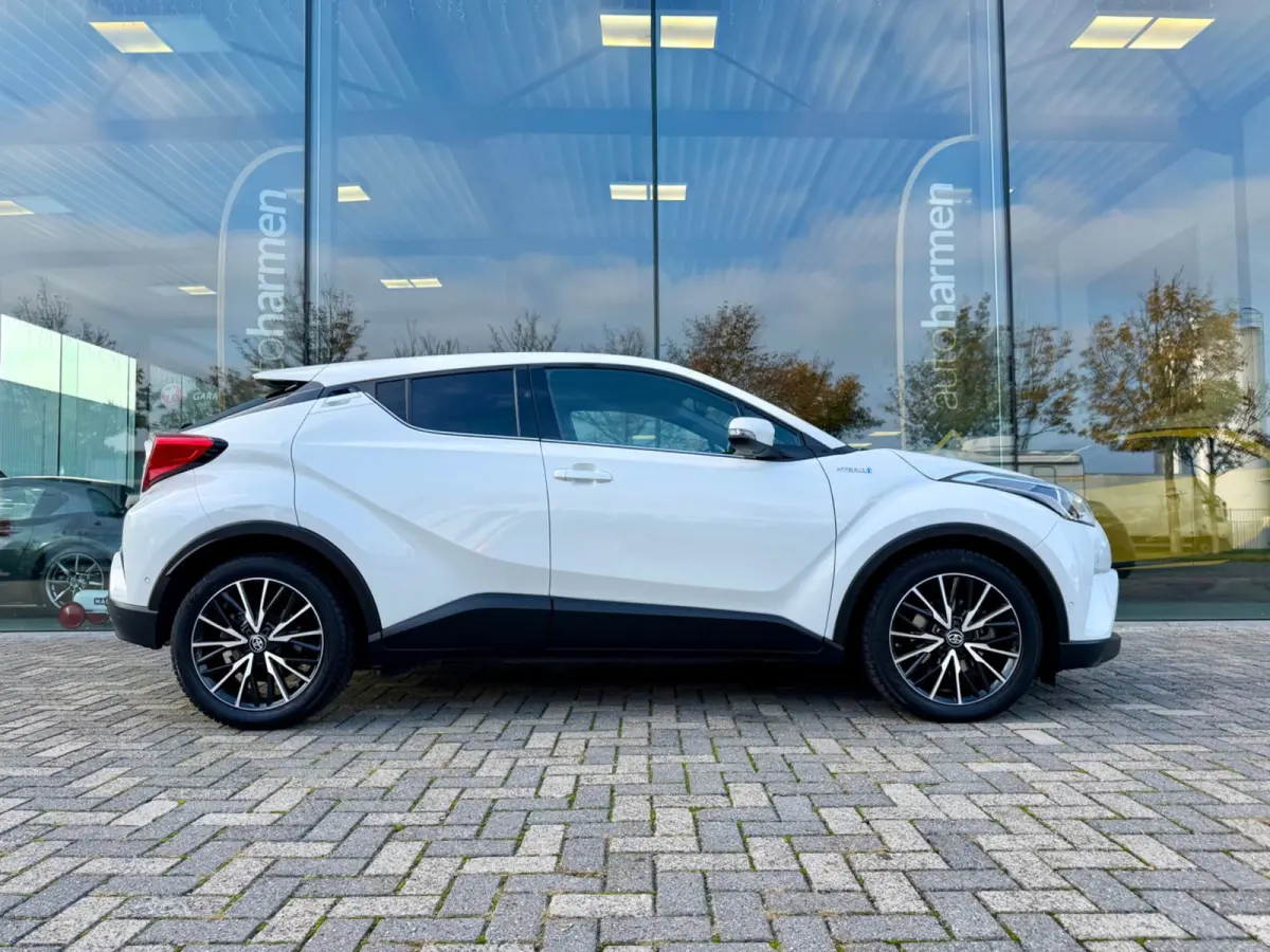 1.8 Hybrid Style, NAP, Camera, JBL, KeyLess, Trekhaak