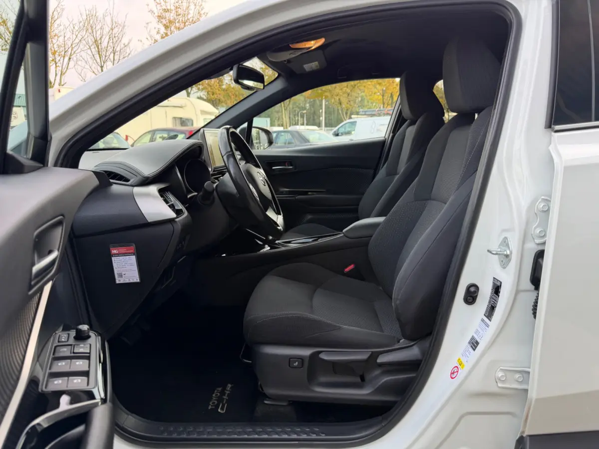 1.8 Hybrid Style, NAP, Camera, JBL, KeyLess, Trekhaak