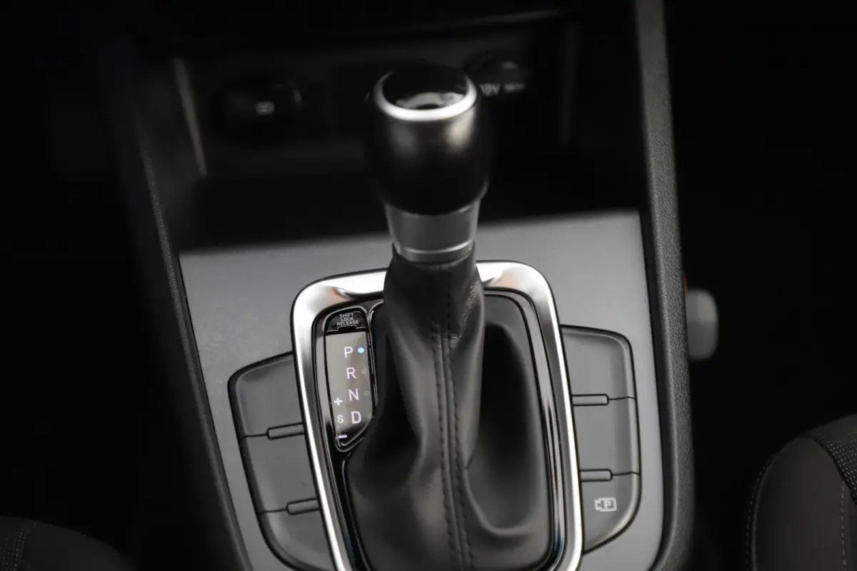 1.6 GDI HEV Fashion Automaat Hoge Instap Navigatie Achteruitrijcamera