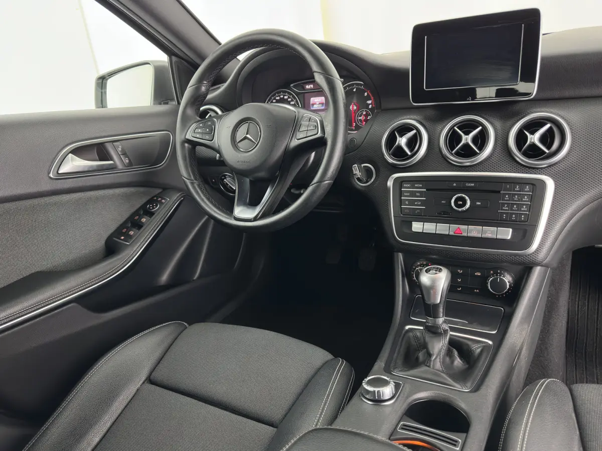 180 d Lease Edition Plus *LEATHER-FABRIC | NAVI-FULLMAP | CLIMA | COMFORTSEATS | CRUISE | KEYLESS | TOWBAR | 16''ALU*