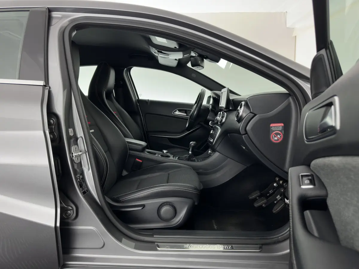 180 d Lease Edition Plus *LEATHER-FABRIC | NAVI-FULLMAP | CLIMA | COMFORTSEATS | CRUISE | KEYLESS | TOWBAR | 16''ALU*