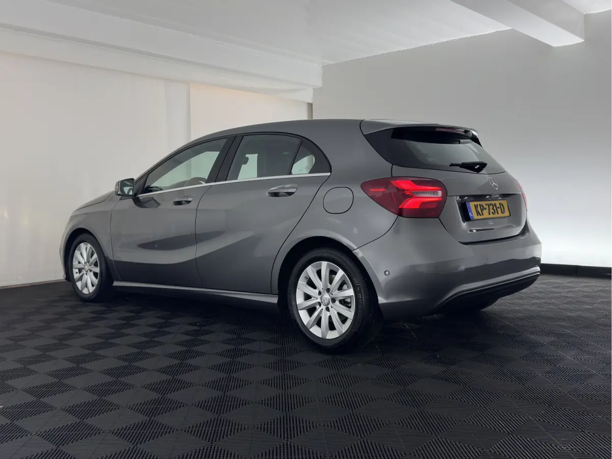 180 d Lease Edition Plus *LEATHER-FABRIC | NAVI-FULLMAP | CLIMA | COMFORTSEATS | CRUISE | KEYLESS | TOWBAR | 16''ALU*