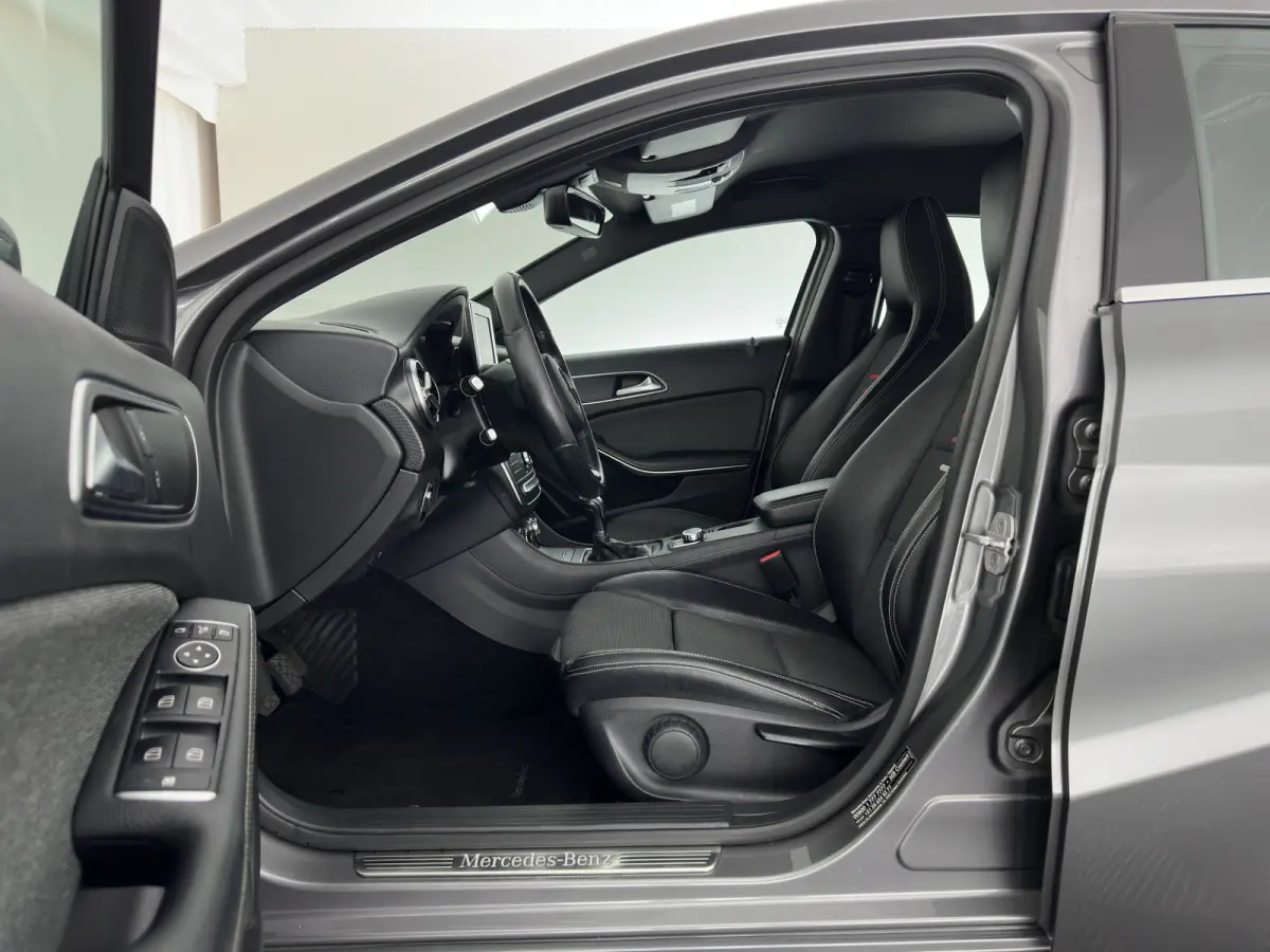 180 d Lease Edition Plus *LEATHER-FABRIC | NAVI-FULLMAP | CLIMA | COMFORTSEATS | CRUISE | KEYLESS | TOWBAR | 16''ALU*
