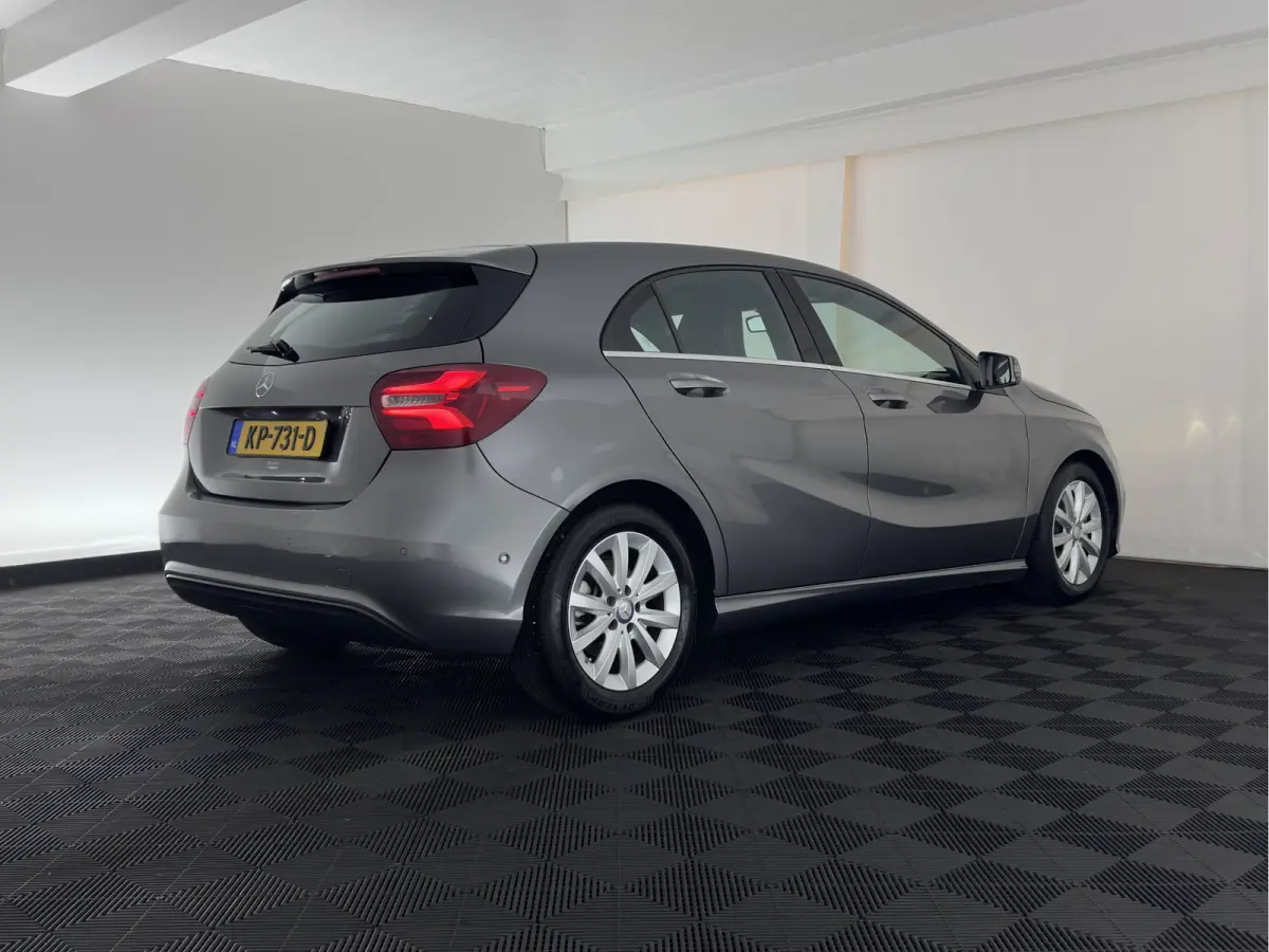 180 d Lease Edition Plus *LEATHER-FABRIC | NAVI-FULLMAP | CLIMA | COMFORTSEATS | CRUISE | KEYLESS | TOWBAR | 16''ALU*