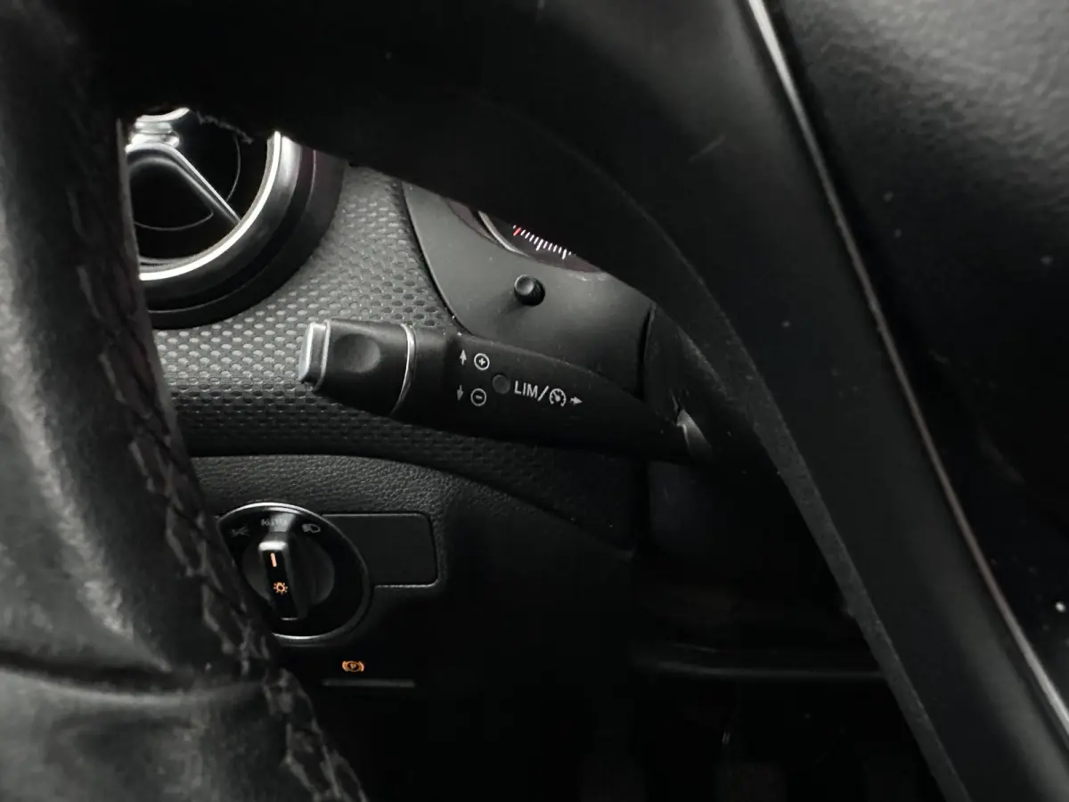 180 d Lease Edition Plus *LEATHER-FABRIC | NAVI-FULLMAP | CLIMA | COMFORTSEATS | CRUISE | KEYLESS | TOWBAR | 16''ALU*