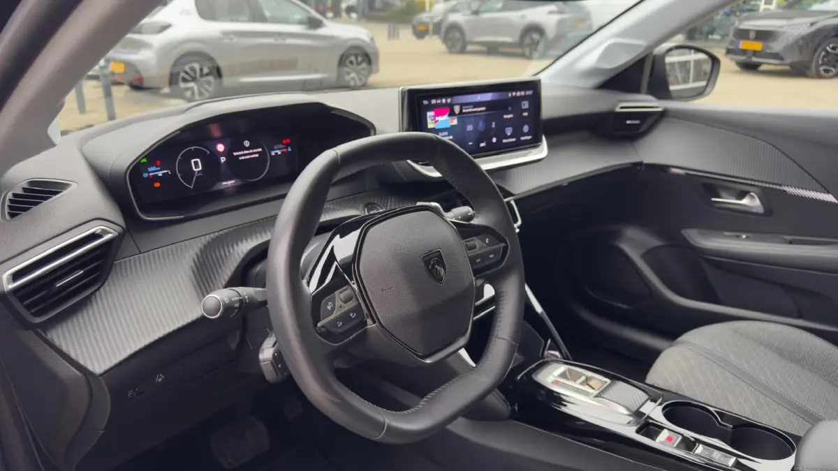 1.2 Hybrid 100 pk Allure | Camera | Stoelverwarming | Apple Carplay / Android Auto | Draadloze telefoonoplader |