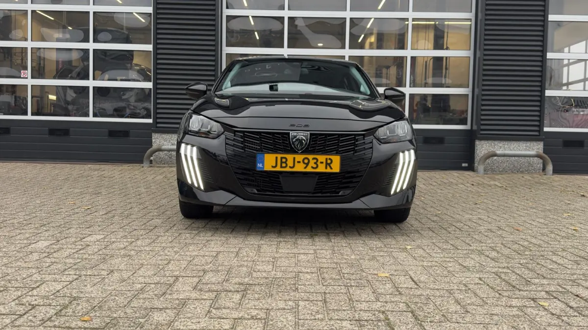 1.2 Hybrid 100 pk Allure | Camera | Stoelverwarming | Apple Carplay / Android Auto | Draadloze telefoonoplader |