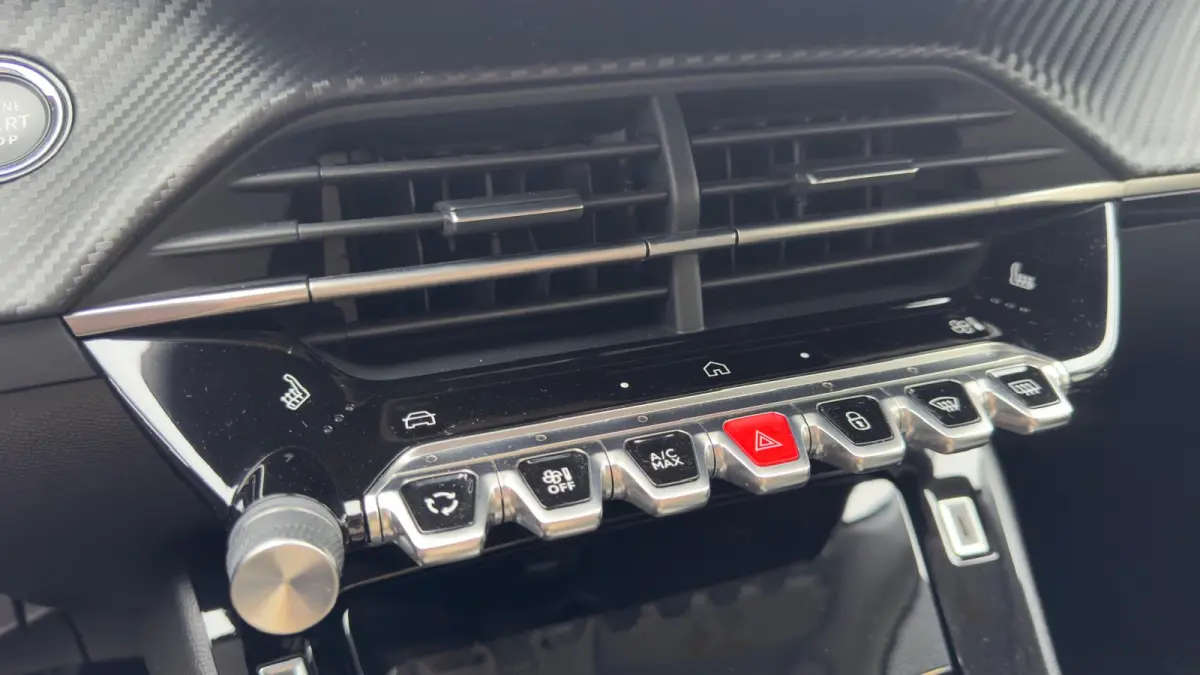 1.2 Hybrid 100 pk Allure | Camera | Stoelverwarming | Apple Carplay / Android Auto | Draadloze telefoonoplader |