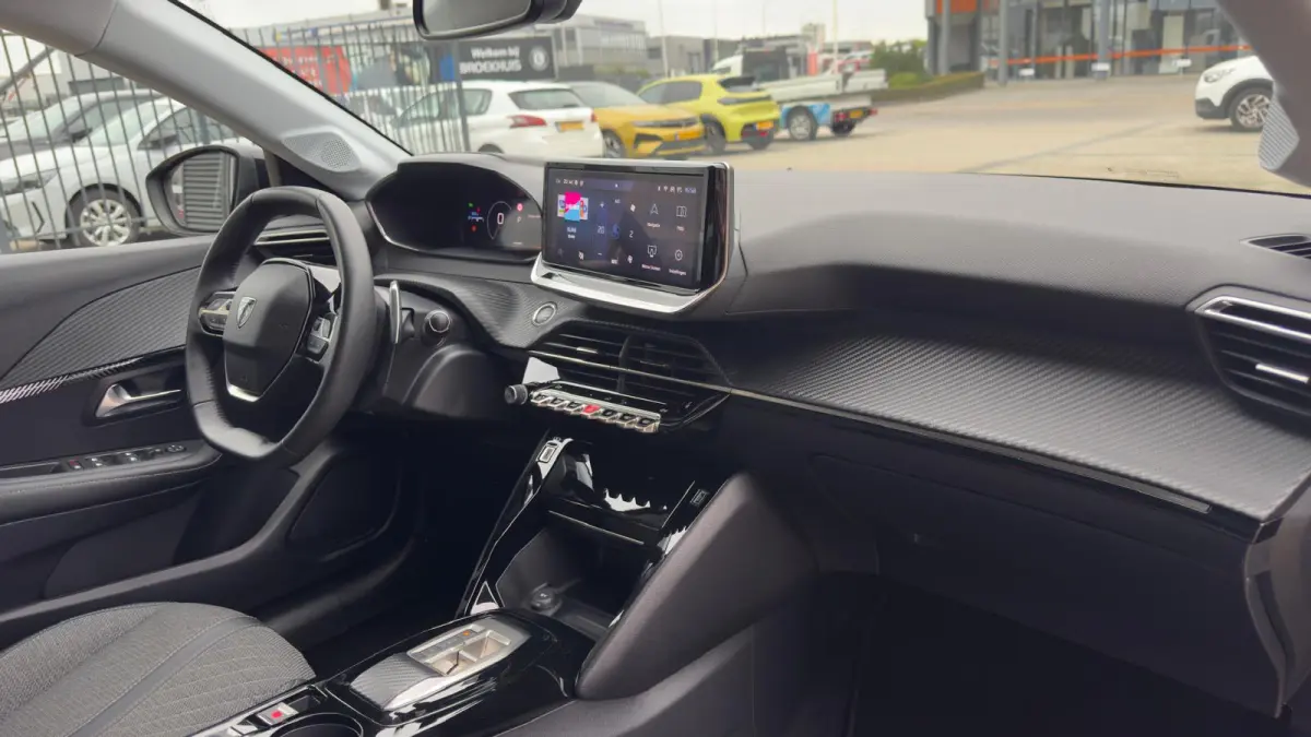 1.2 Hybrid 100 pk Allure | Camera | Stoelverwarming | Apple Carplay / Android Auto | Draadloze telefoonoplader |