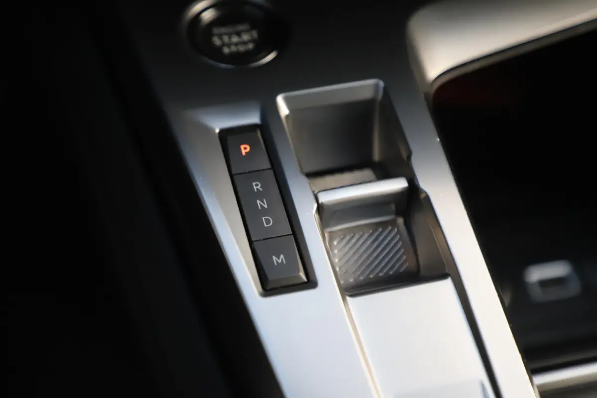 1.2 PureTech Allure Pack Business Automaat LMV Half Leder Navigatie Achteruitrijcamera Carplay Android Adaptive Cruise
