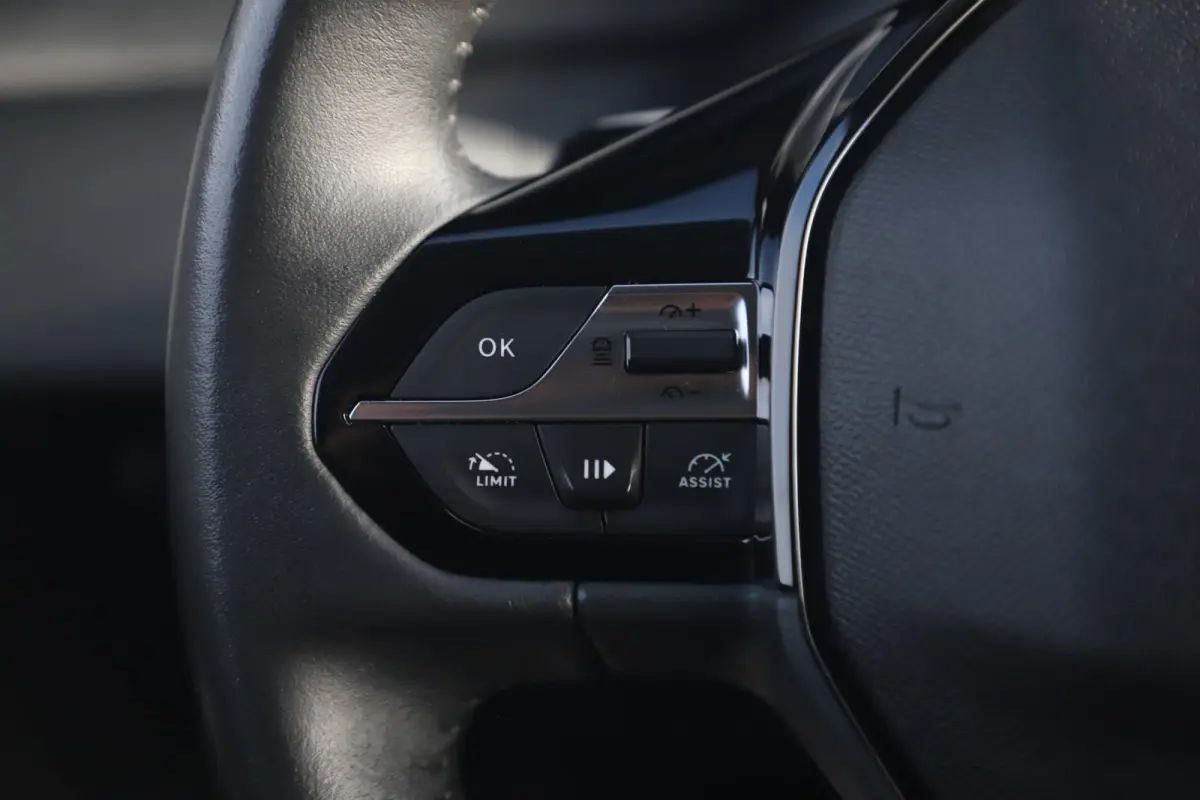 1.2 PureTech Allure Pack Business Automaat LMV Half Leder Navigatie Achteruitrijcamera Carplay Android Adaptive Cruise