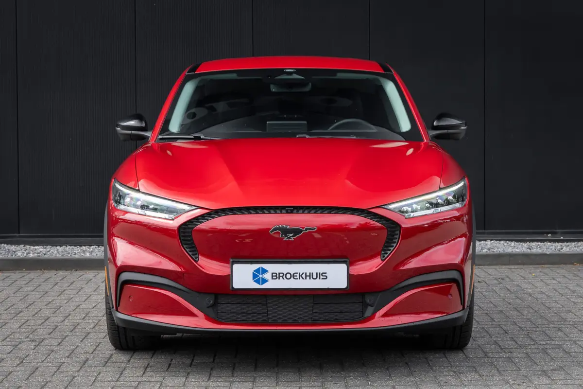 RWD 75 kWh | Leder | Camera | Adapt. Cruise | Standkachel | Stoel en Stuurverwarming | Apple/Android Carplay | Automatisch inparkeren | Full LED