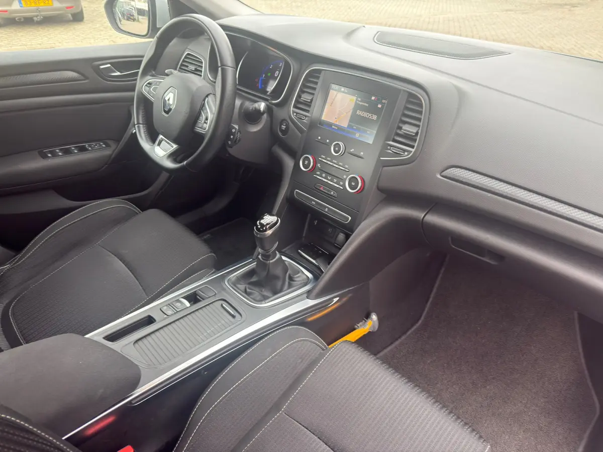 1.5 dCi Eco2 Bose l Camera l Navi l Cruise l IZGST l