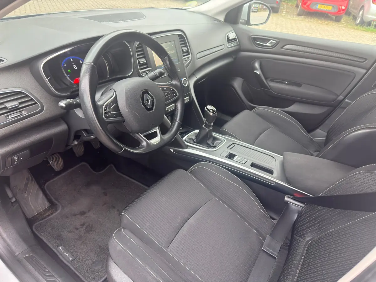 1.5 dCi Eco2 Bose l Camera l Navi l Cruise l IZGST l