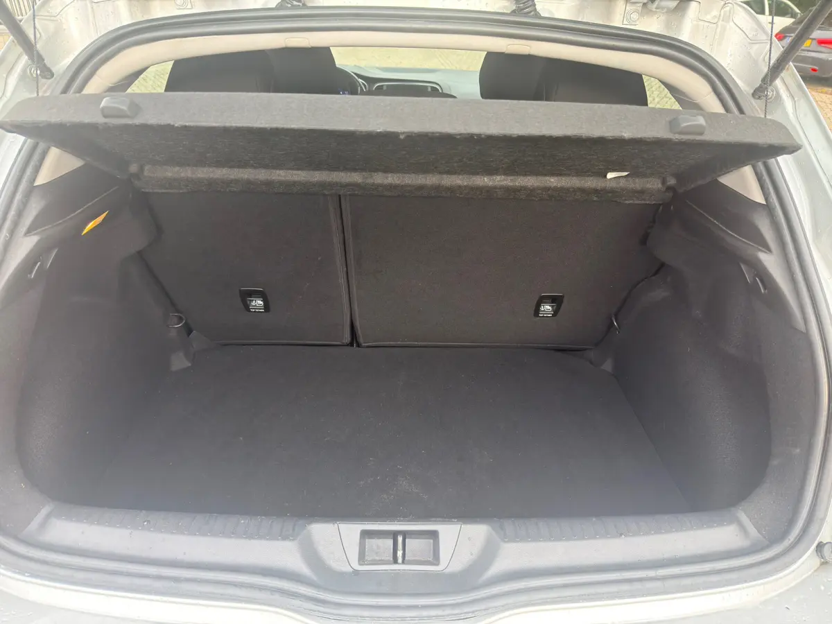 1.5 dCi Eco2 Bose l Camera l Navi l Cruise l IZGST l