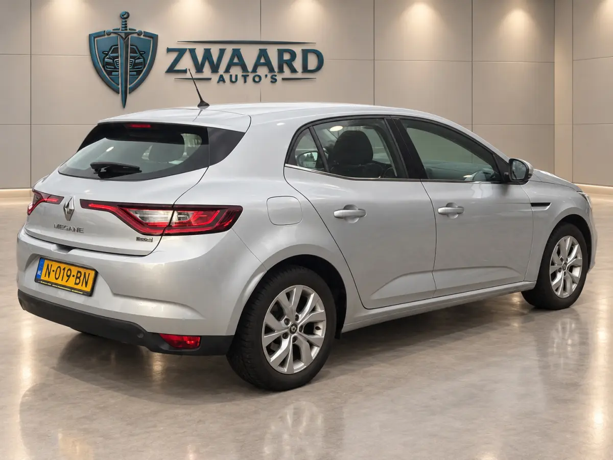 1.5 dCi Eco2 Bose l Camera l Navi l Cruise l IZGST l