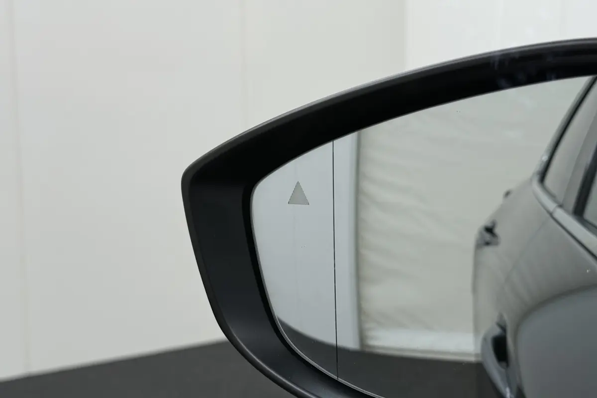 2.0 e-SkyActiv-X M Hybrid Homura Trekhaak Head-Up Display Camera