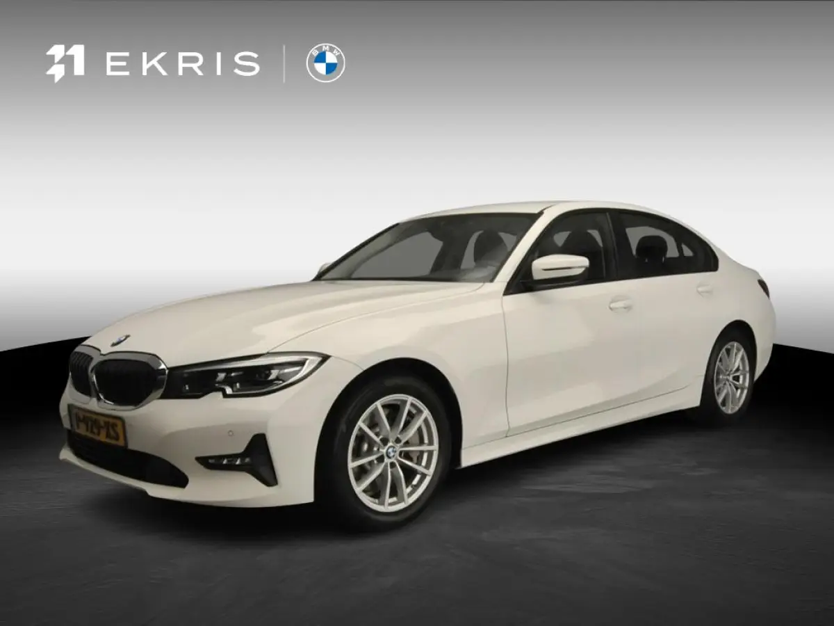 330i | LED | Leder | Navigatie | Sportstoelen | Stoelverwarming | DAB | Hifi speakers | Alu 17 inch