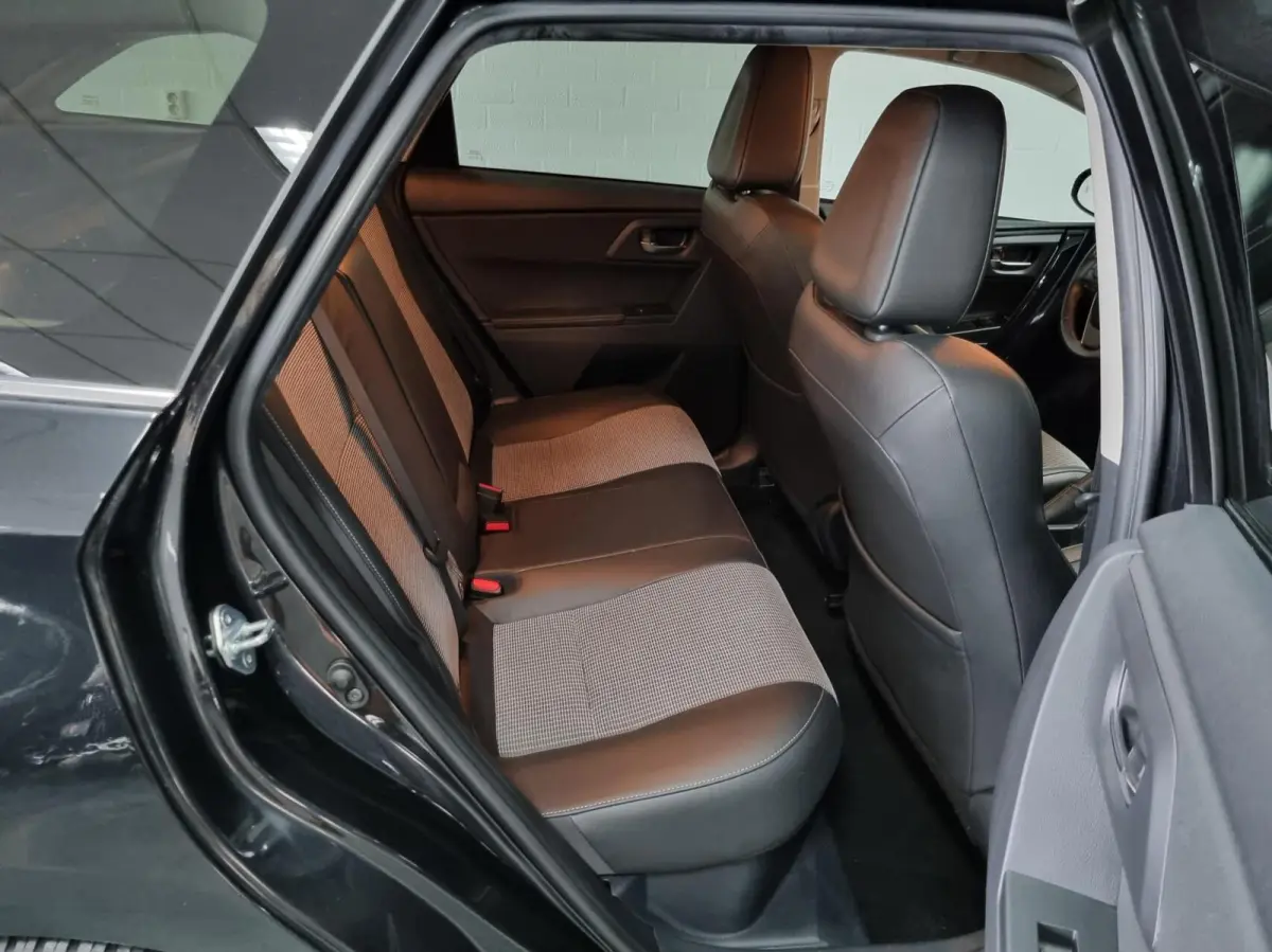 1.8 Hybrid Executive