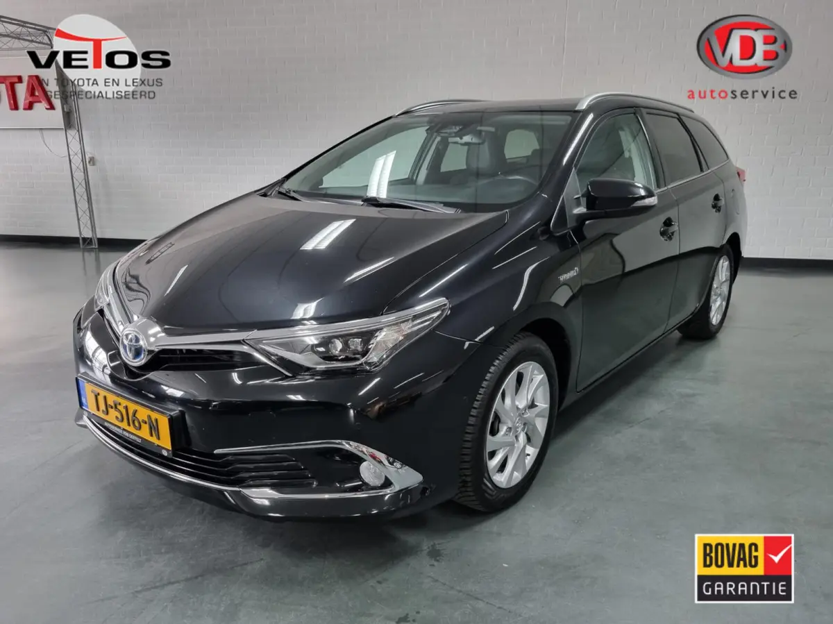 1.8 Hybrid Executive