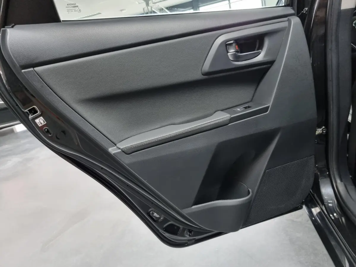 1.8 Hybrid Executive
