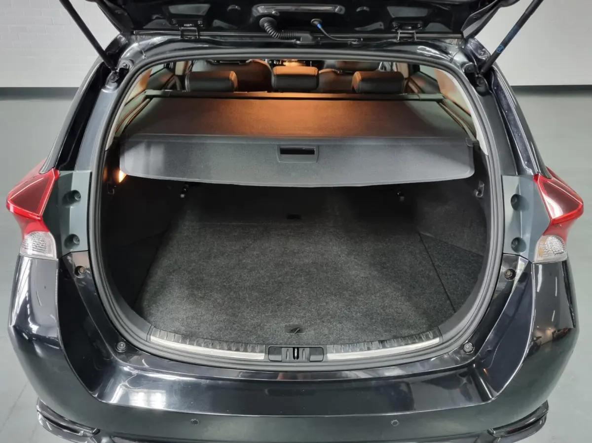 1.8 Hybrid Executive