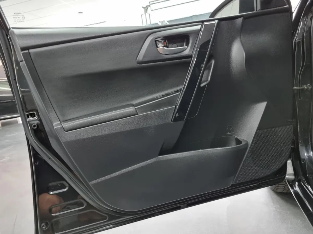 1.8 Hybrid Executive