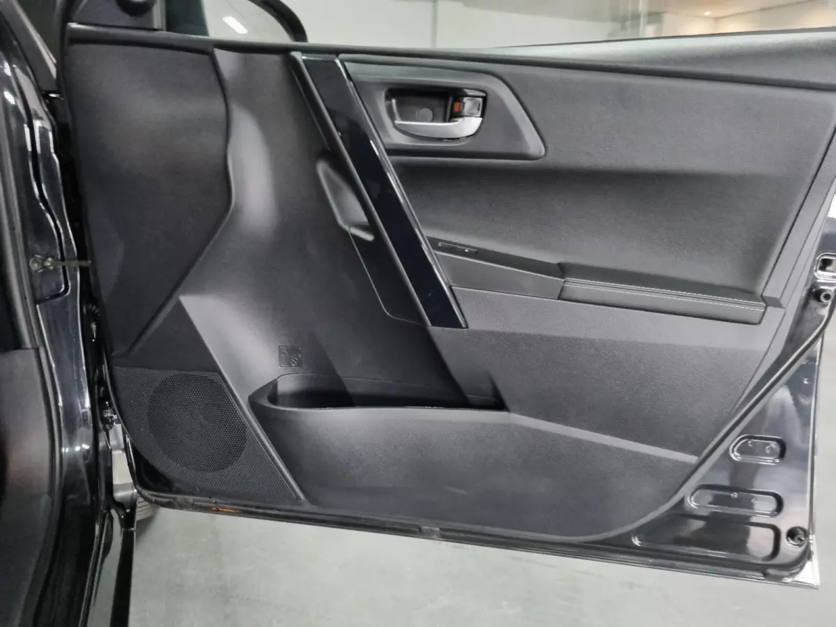 1.8 Hybrid Executive