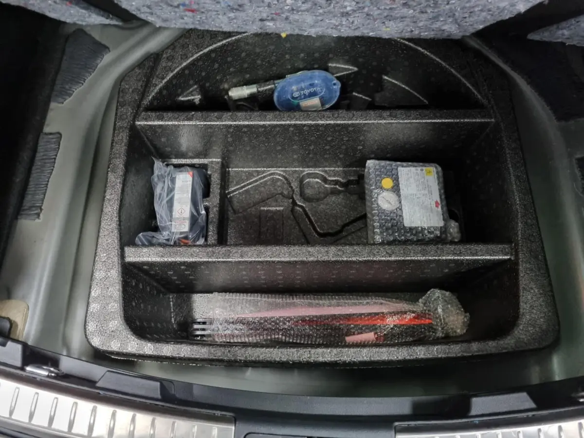 1.8 Hybrid Executive