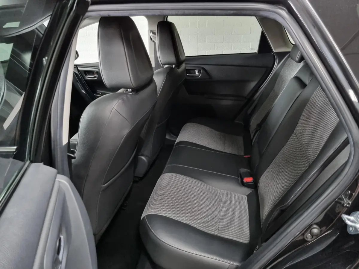 1.8 Hybrid Executive