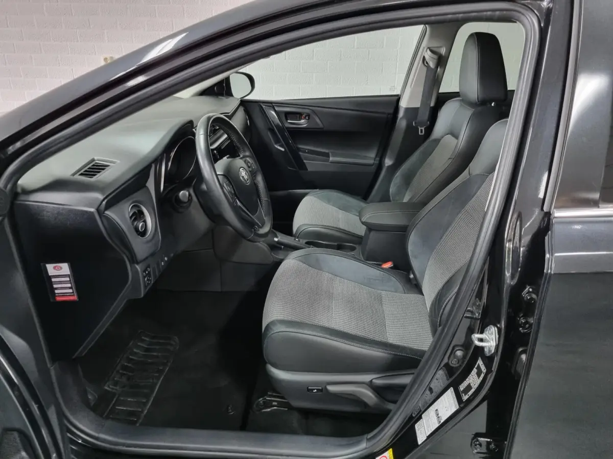 1.8 Hybrid Executive