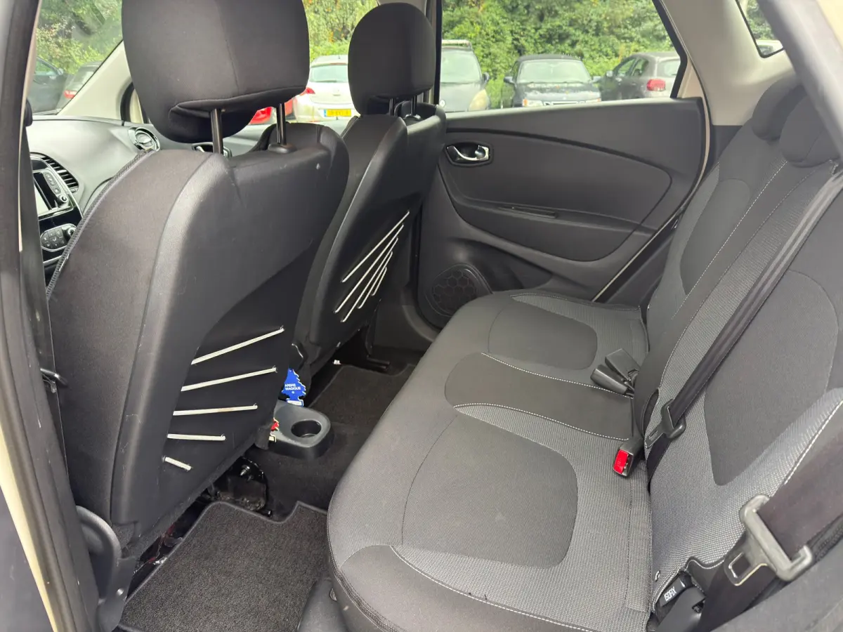 Captur TCe Dynamique l l Cruise l Navi l Camera l Climate l IZGST