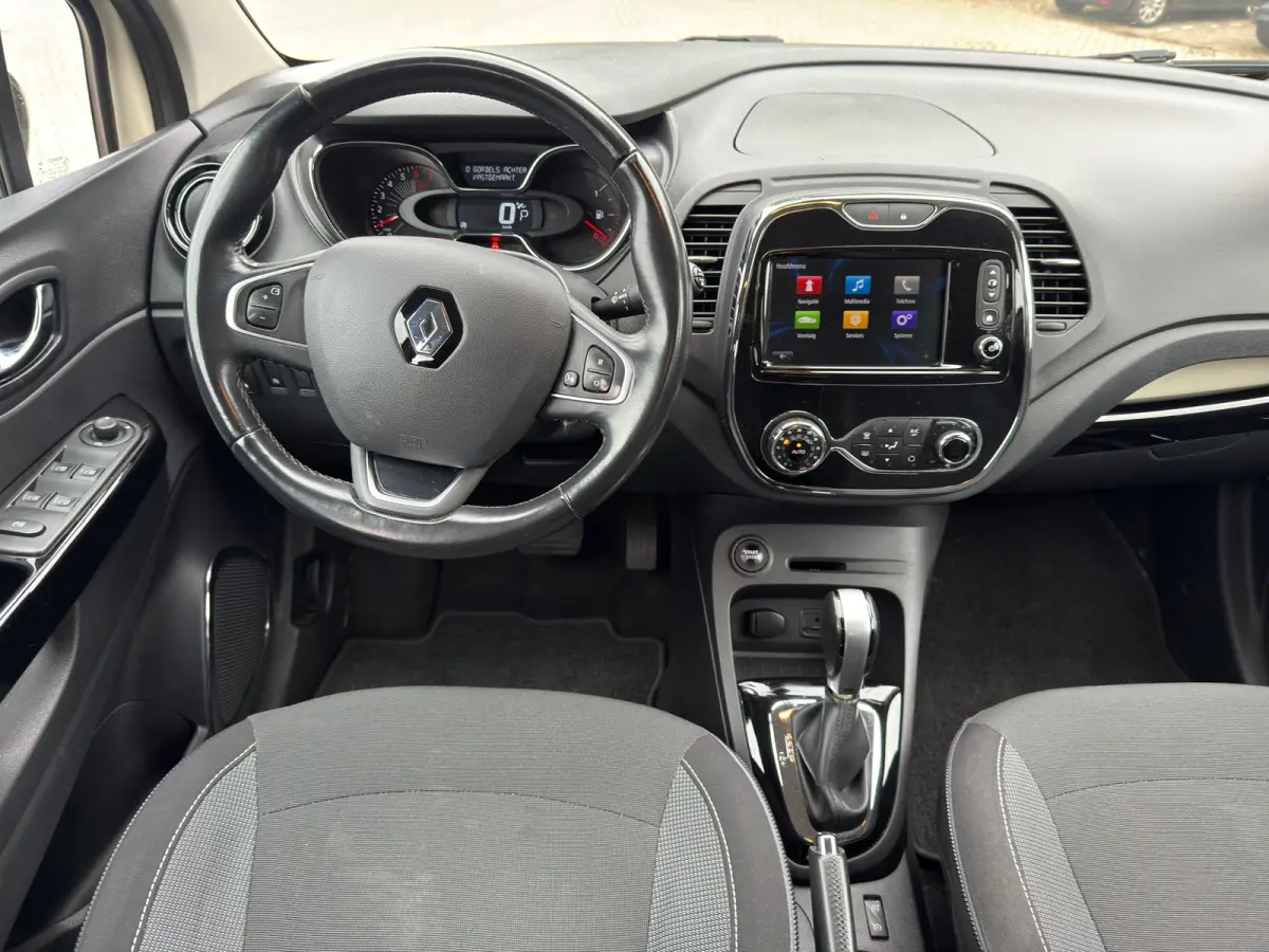 Captur TCe Dynamique l l Cruise l Navi l Camera l Climate l IZGST