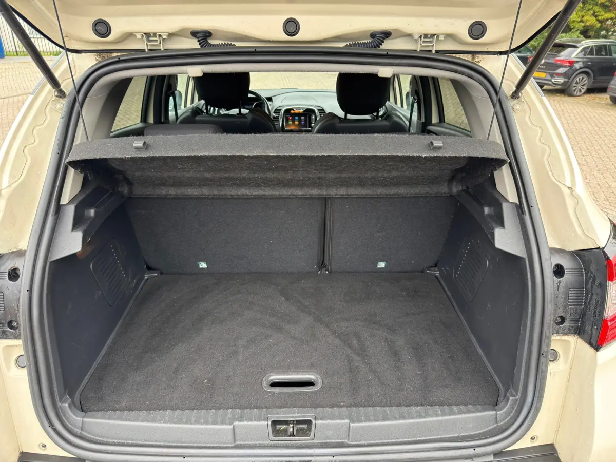 Captur TCe Dynamique l l Cruise l Navi l Camera l Climate l IZGST