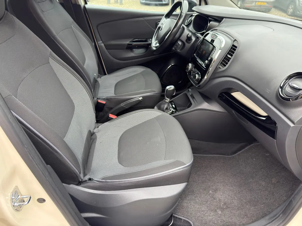 Captur TCe Dynamique l l Cruise l Navi l Camera l Climate l IZGST