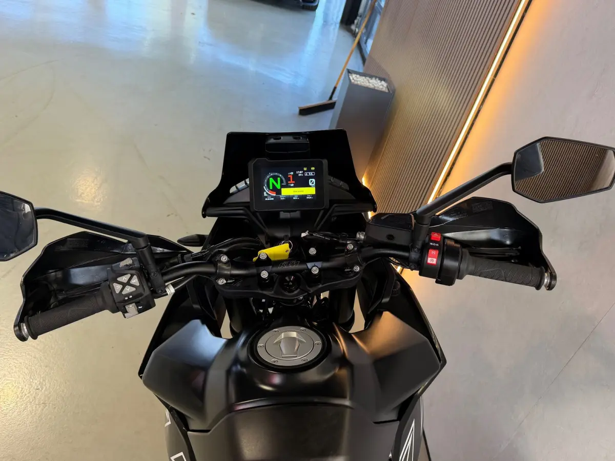 Tour (2025) 8000 KM