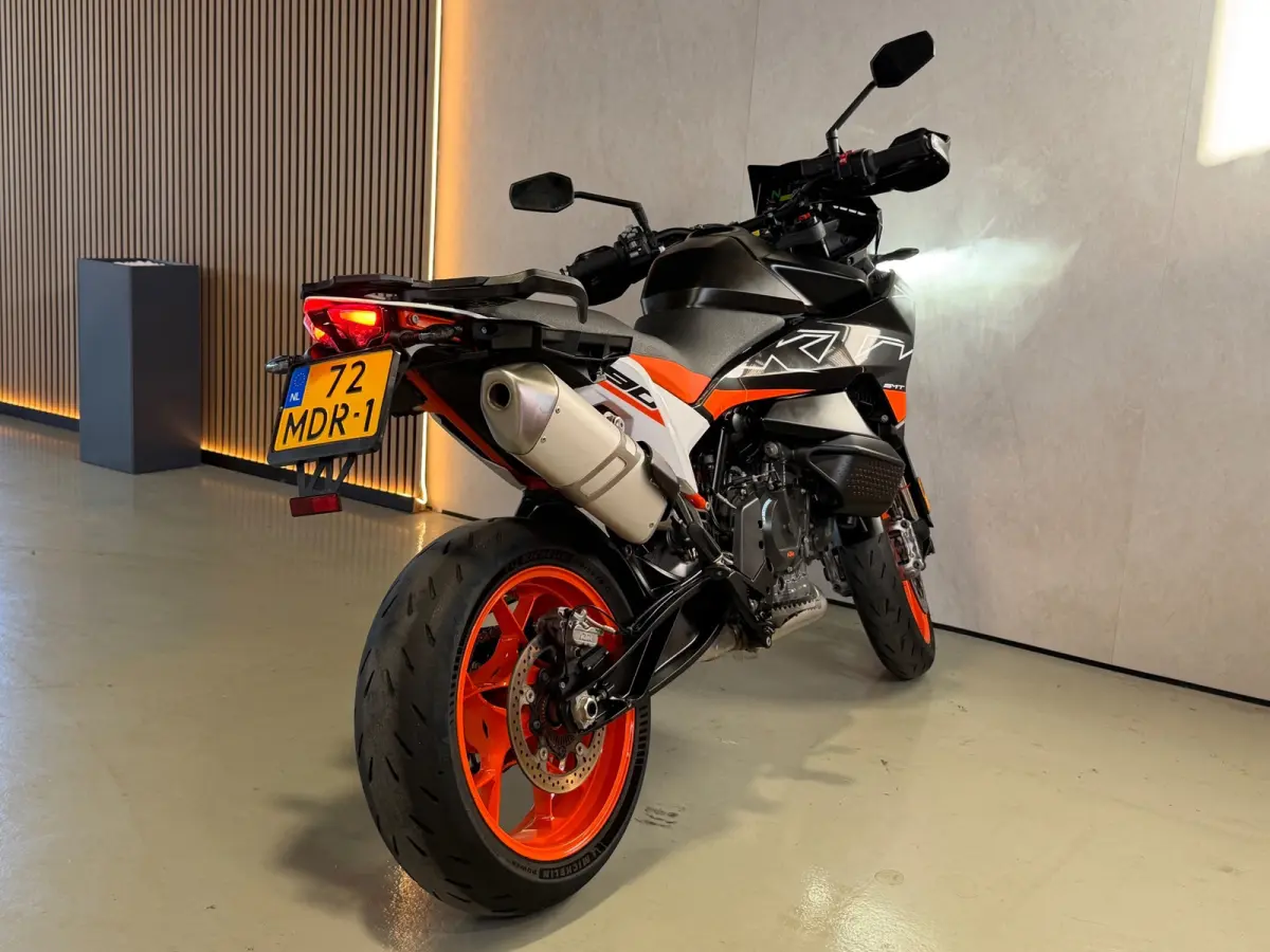 Tour (2025) 8000 KM