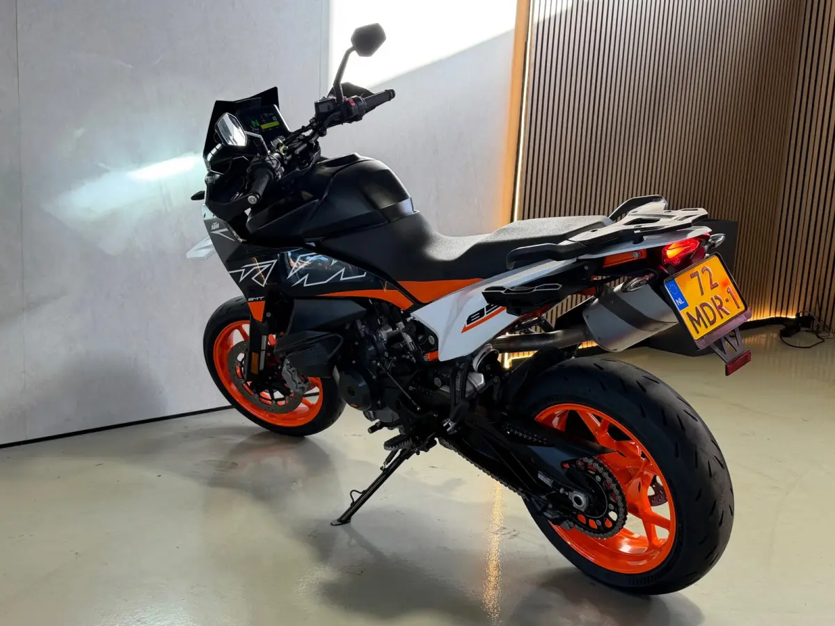 Tour (2025) 8000 KM