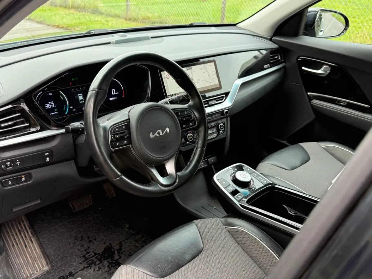 Edition 64 kWh | Achteruitrijcamera | Keyless | Parkeersensoren | Stoelverwarming | Apple Carplay/Android Auto | Achteruitrijcamera | Apple Carplay/Android Auto|telefoonintegratie premium | 